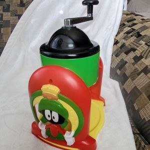Vtg. Snow cone maker. Marvin the Martian